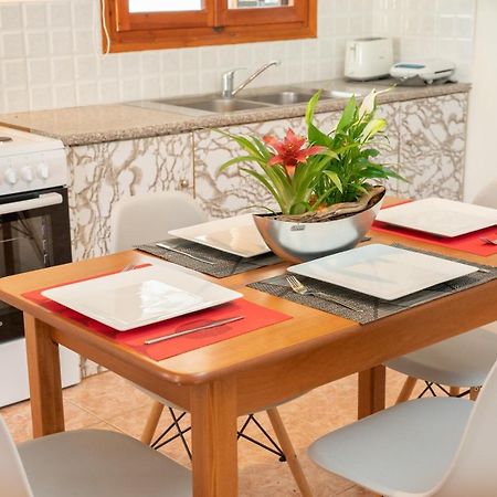 Afroditi Holiday Home - Yellow Apartment Svoronata Extérieur photo