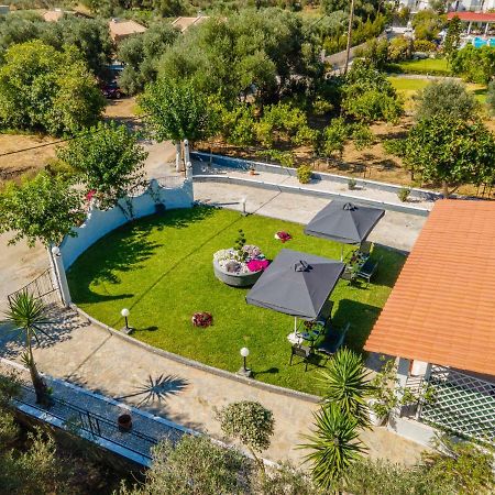 Afroditi Holiday Home - Yellow Apartment Svoronata Extérieur photo