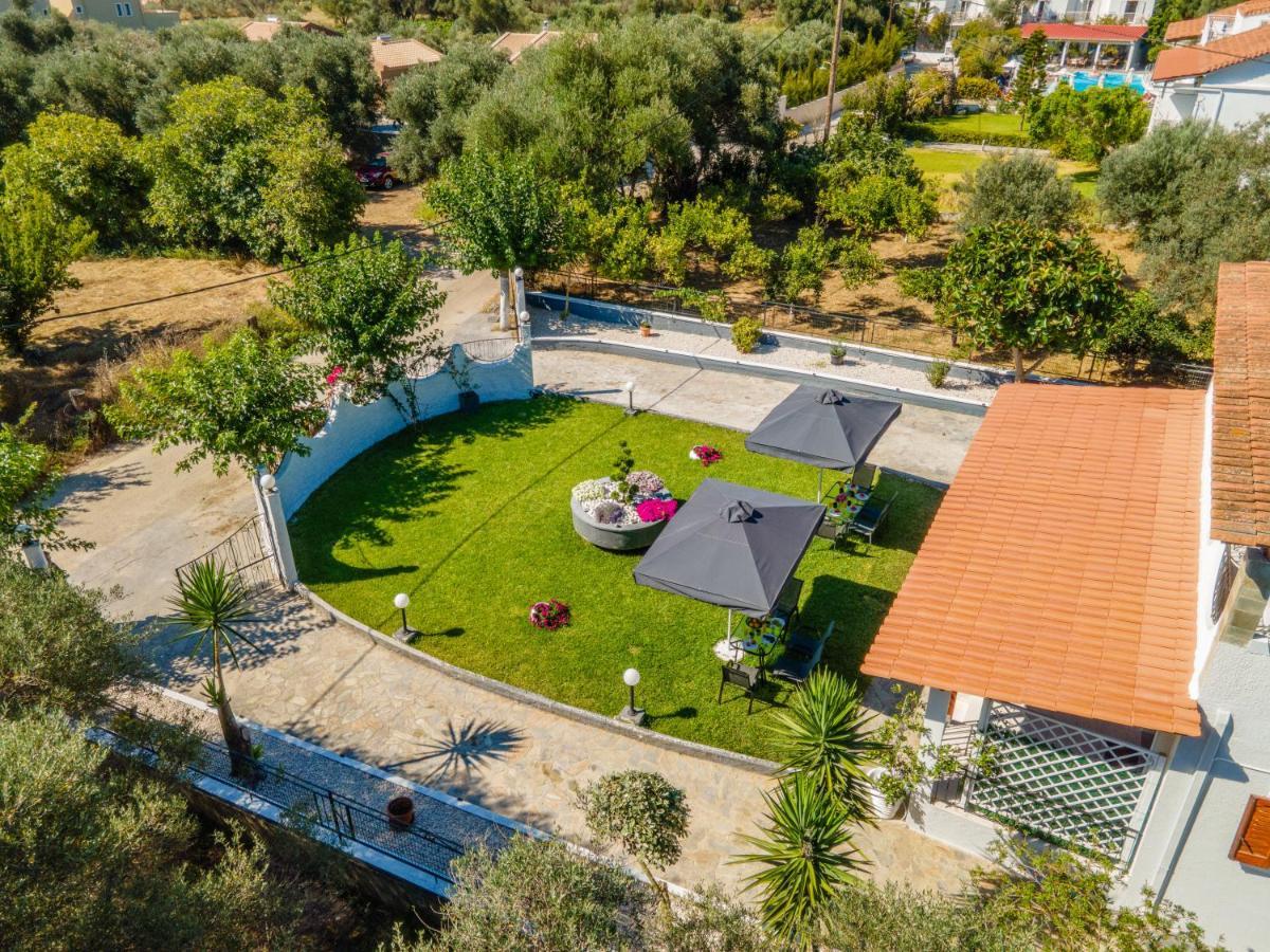 Afroditi Holiday Home - Yellow Apartment Svoronata Extérieur photo