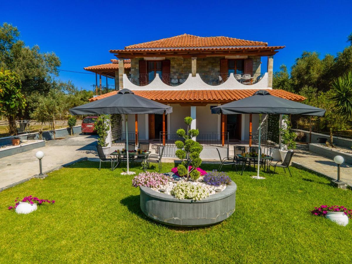 Afroditi Holiday Home - Yellow Apartment Svoronata Extérieur photo